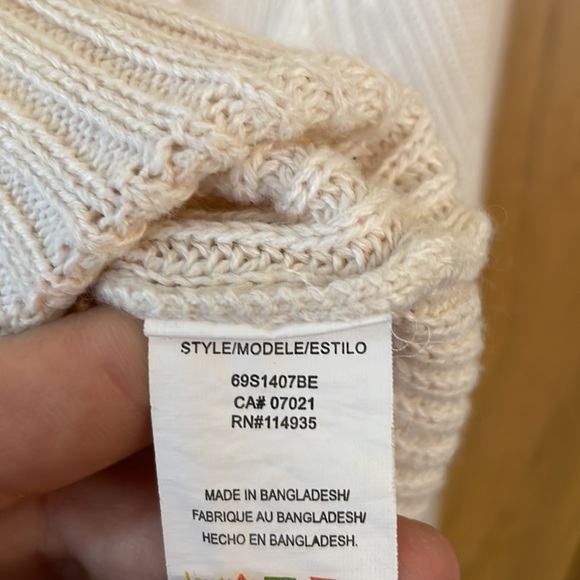 RD Style Lace Up V Neck Sweater size medium - Picture 3 of 6